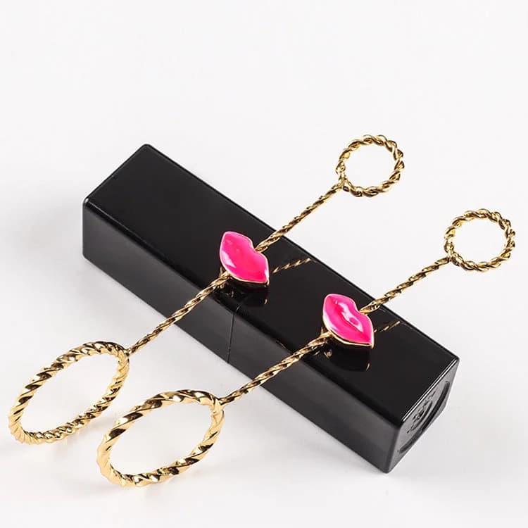 Red Lips Cigarette Holder Ring