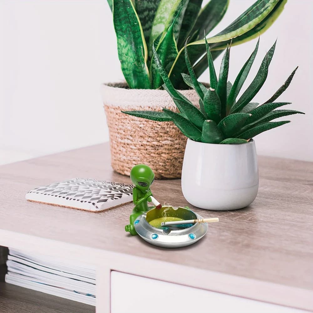 Cute Alien Ashtray - additional product view