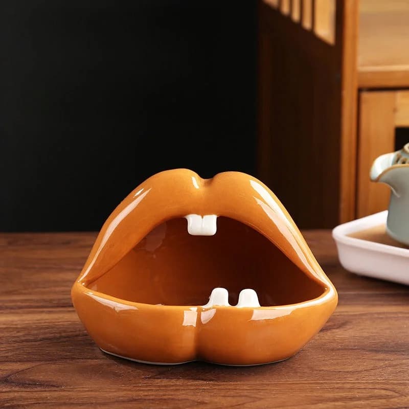 Lips Ashtray - additional product view