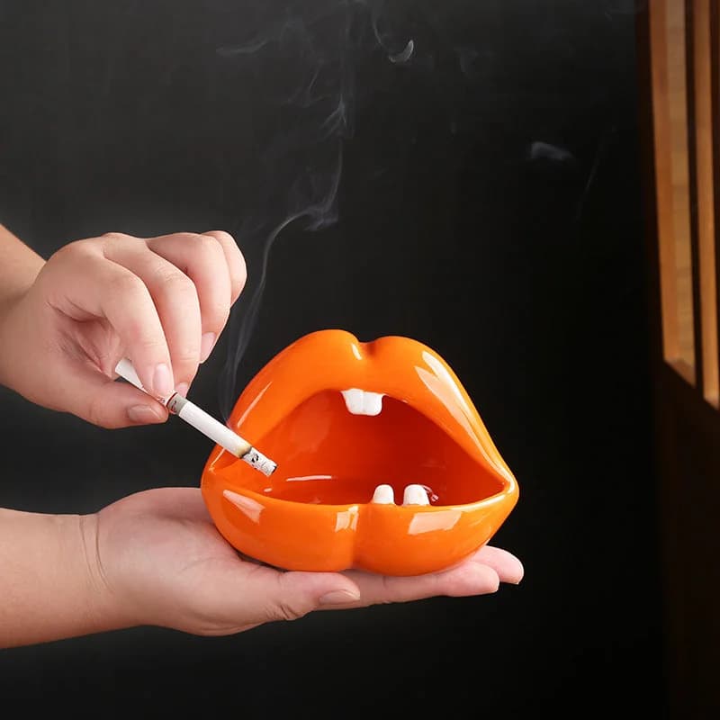 Lips Ashtray - additional product view
